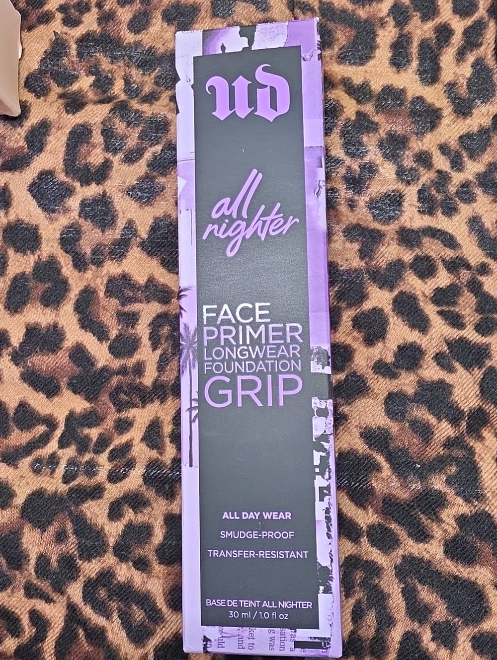 Urban Decay All Nighter Face Primer Grip in purple and black